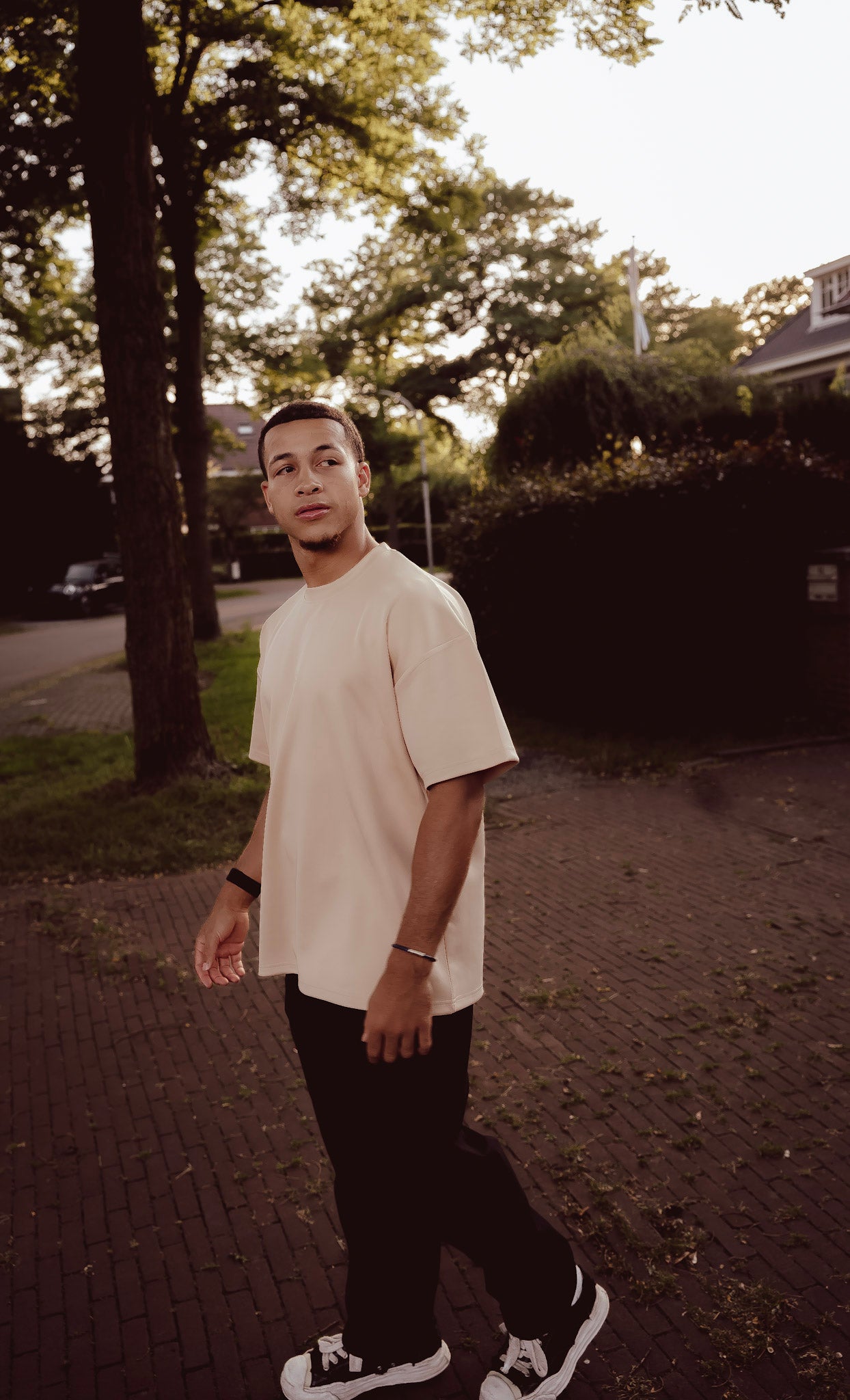 Fide Lifestyle: SHINY OVERSIZED T-SHIRT – TAUPE