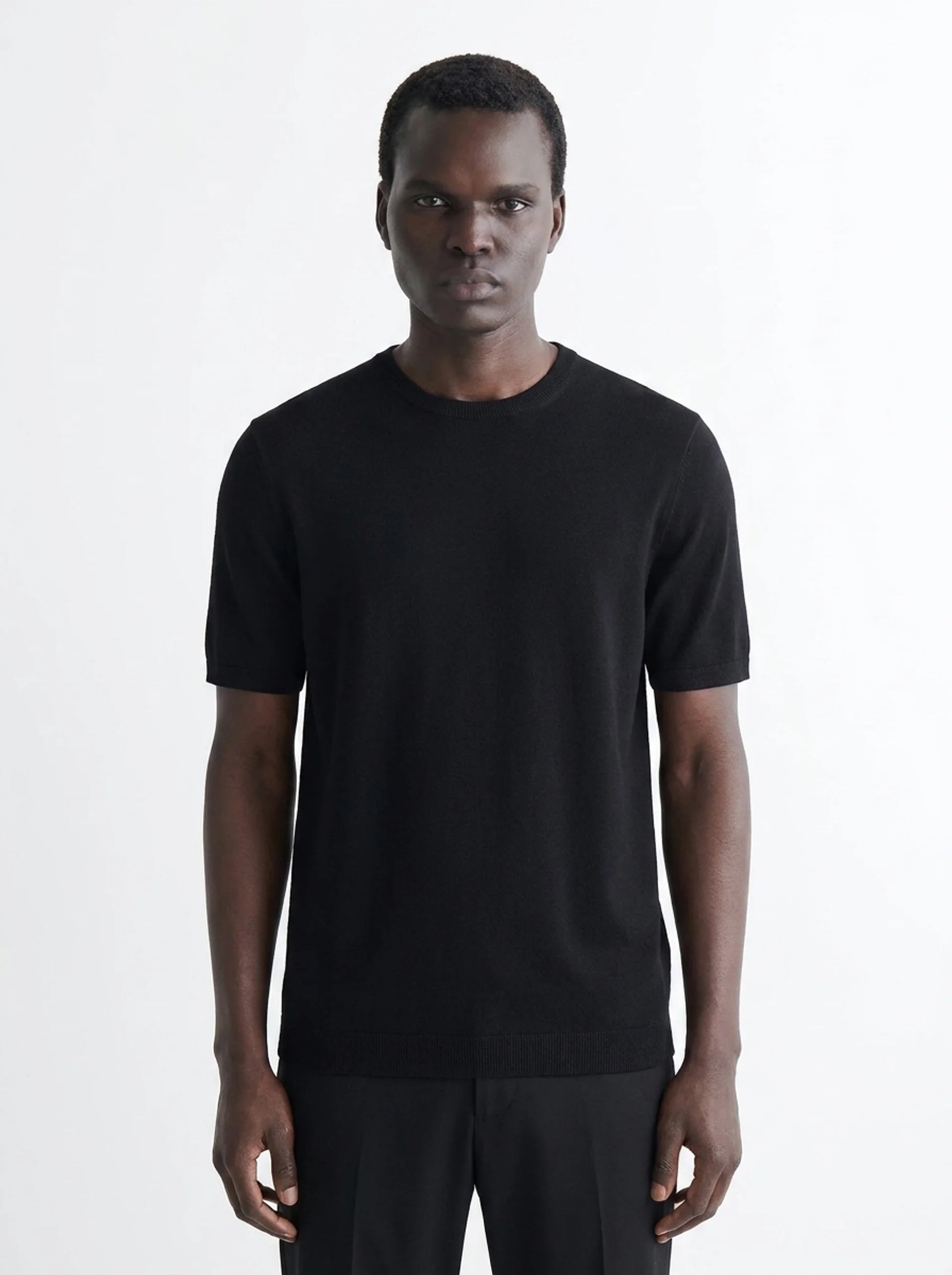 Club Amri Short Sleeve Knitwear- BLACK