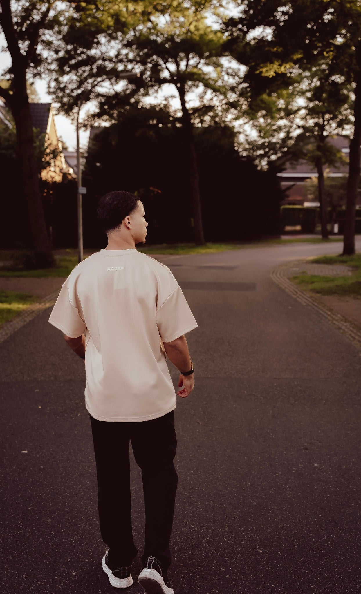 Fide Lifestyle: SHINY OVERSIZED T-SHIRT – TAUPE