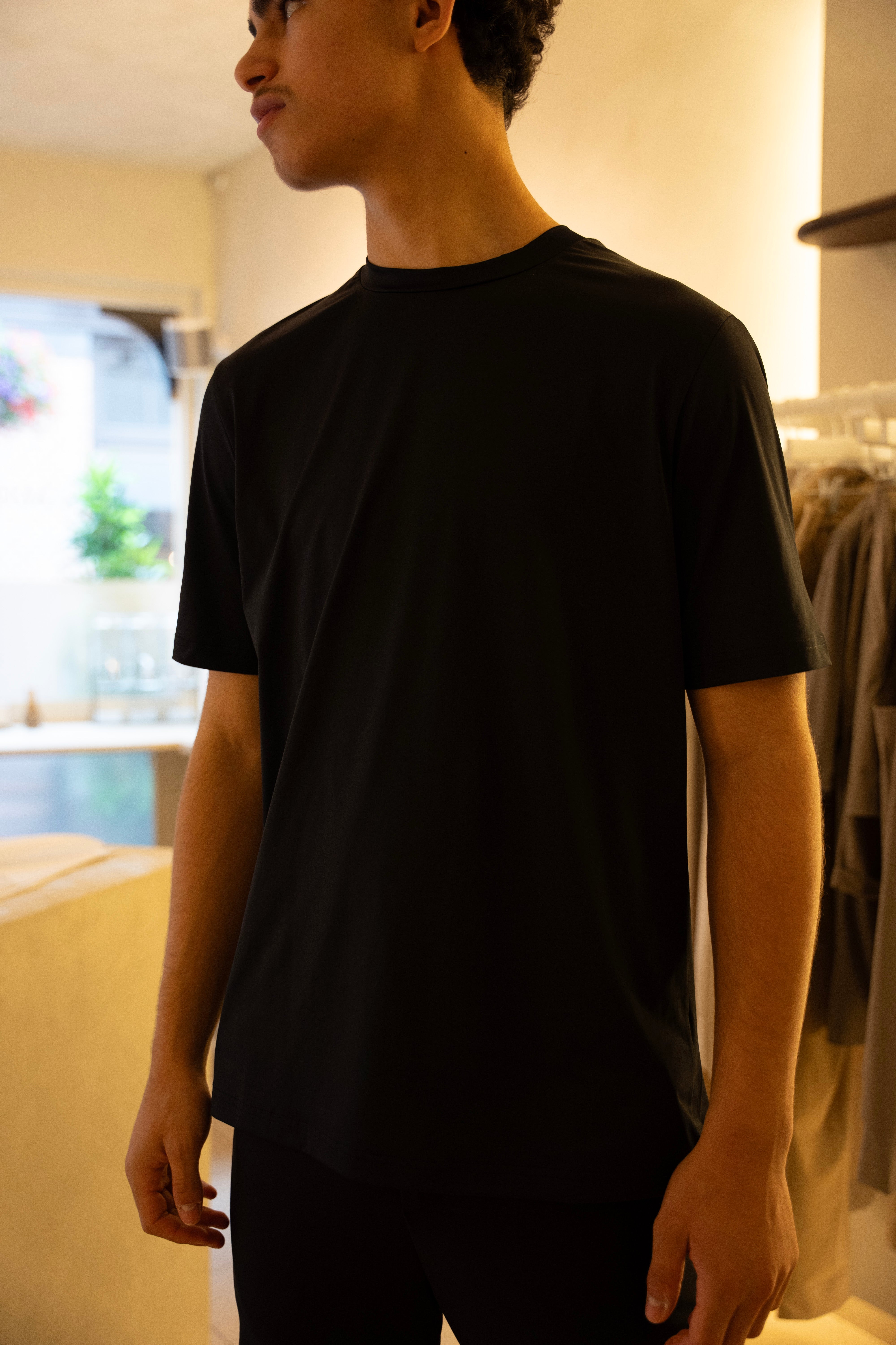 T-SHIRT BLACK